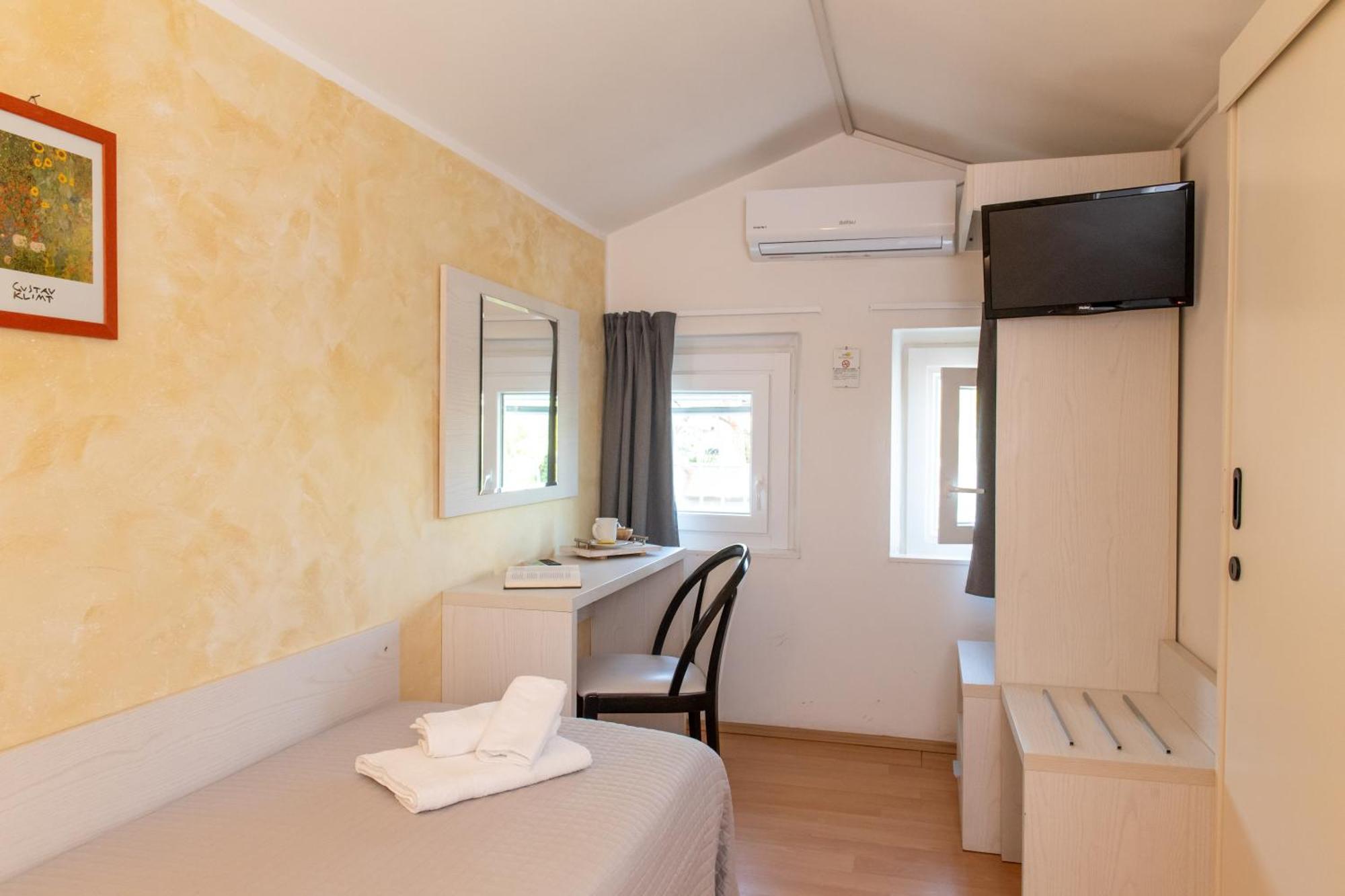 Hotel Hawaii Riccione Exterior foto
