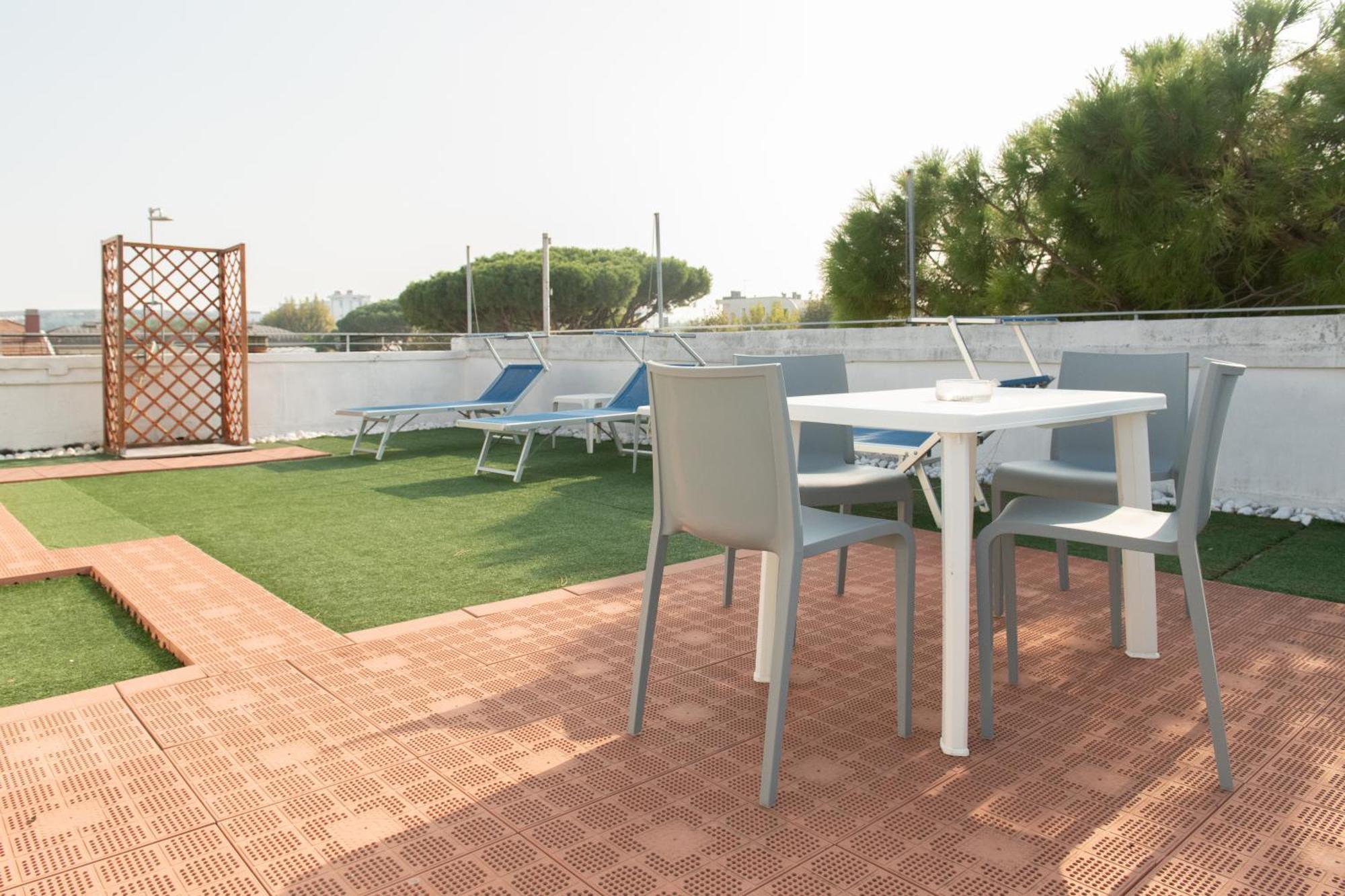 Hotel Hawaii Riccione Exterior foto