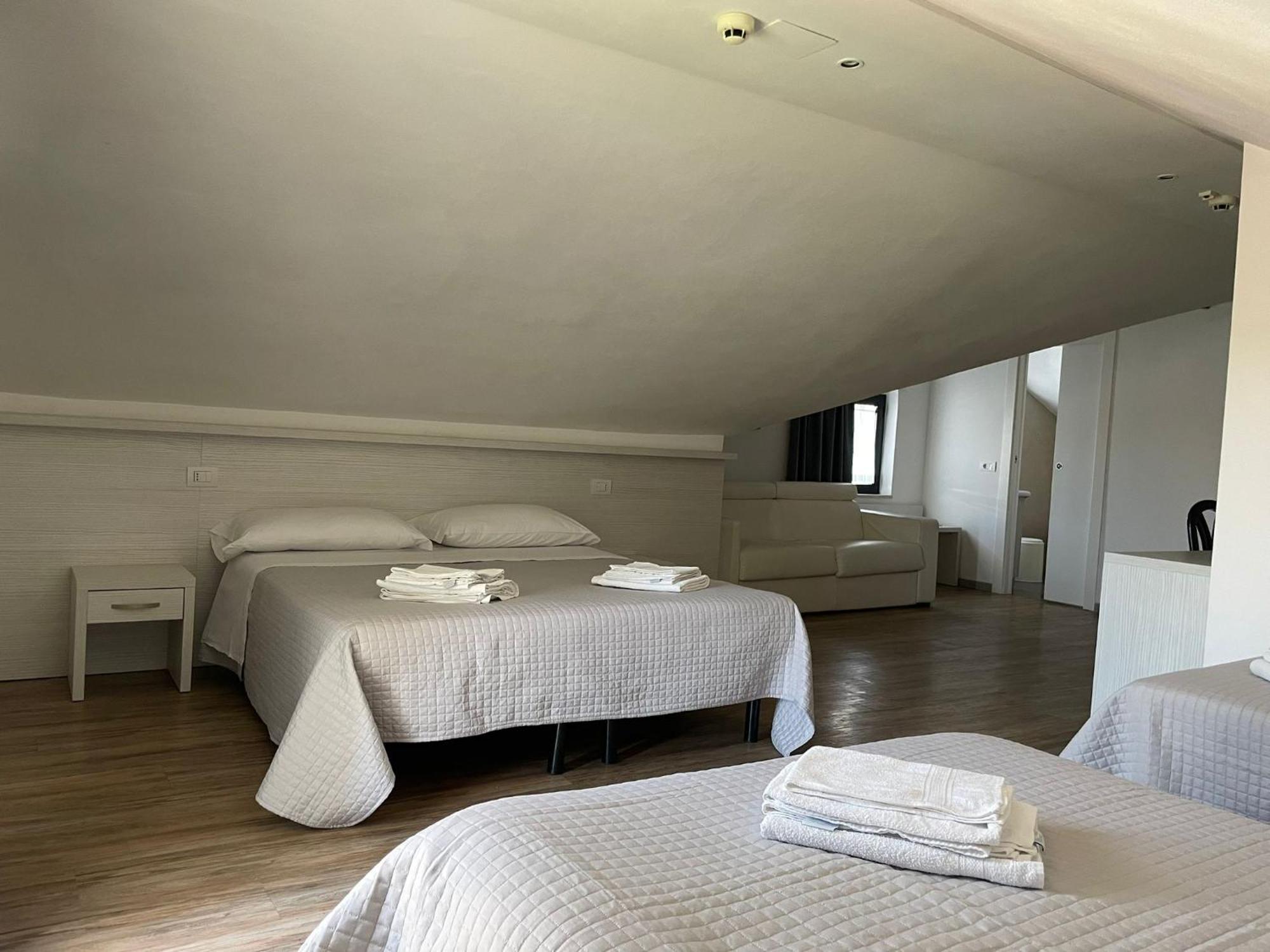 Hotel Hawaii Riccione Exterior foto