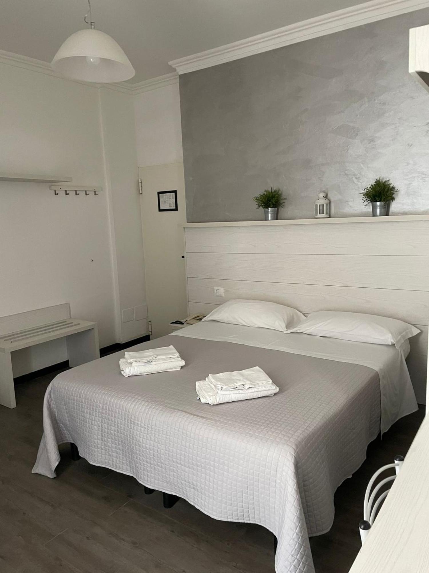 Hotel Hawaii Riccione Exterior foto